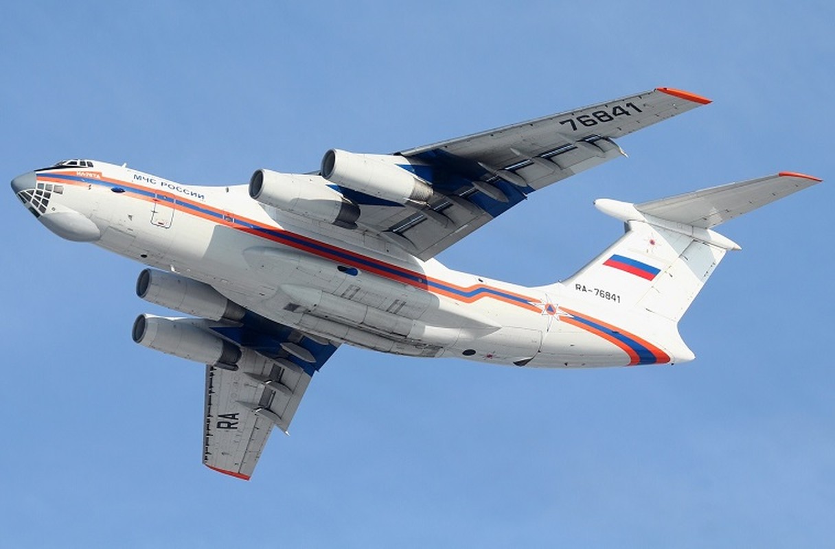 Ky la khoang lai 2 tang cua van tai co chien luoc Il-76-Hinh-11